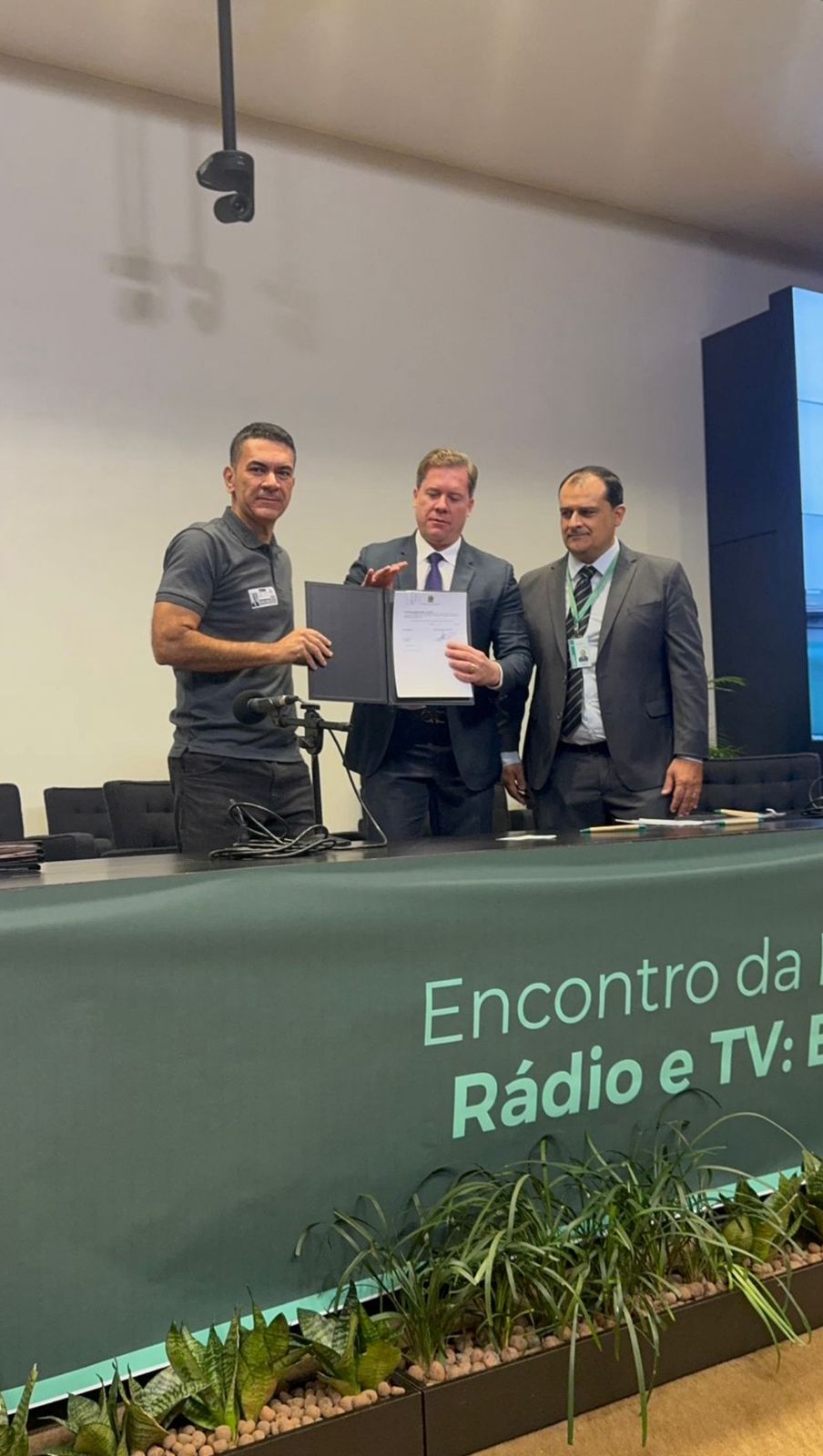 Câmara de Cel. Fabriciano é a primeira do Leste de Minas a assinar convênio para implantação da TV Legislativa Digital