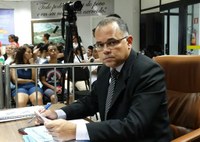 Câmara vota projeto que prevê psicólogos e assistentes sociais nas escolas de Fabriciano