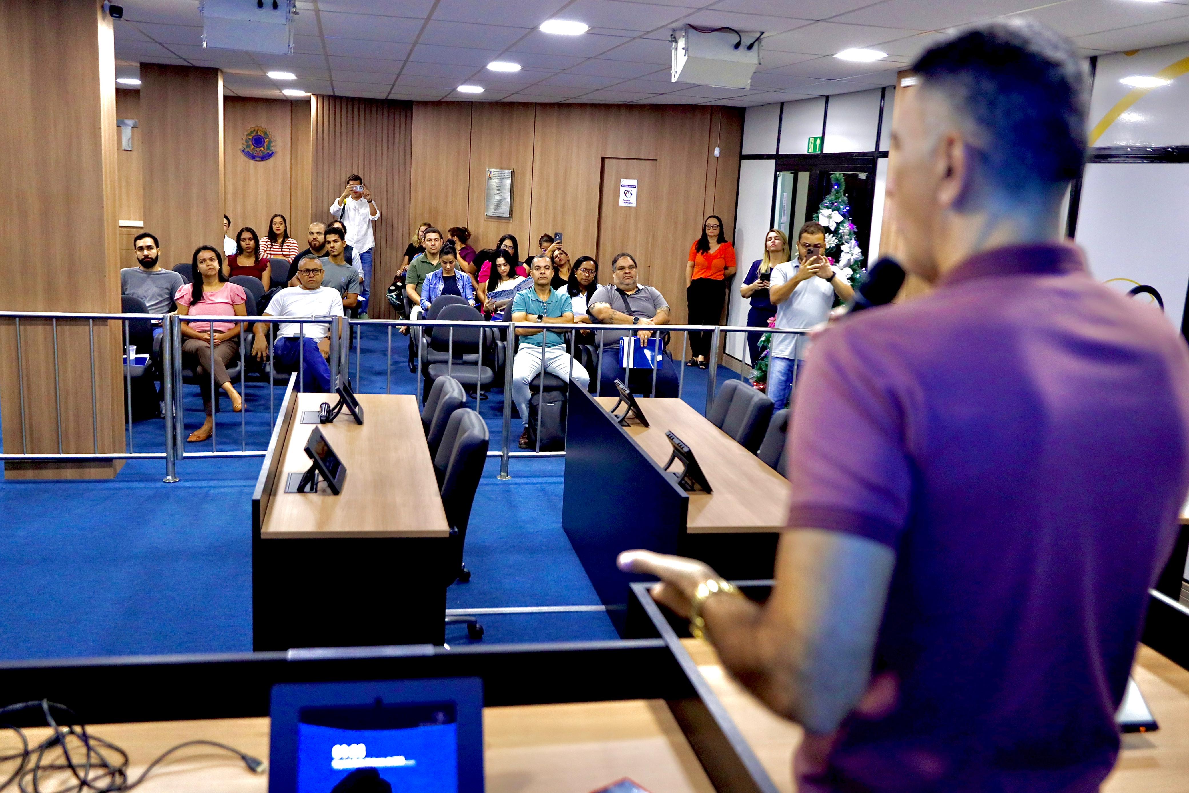  Capacitação e Inovação: Câmara inicia curso de Inteligência Artificial em parceria com o Senado