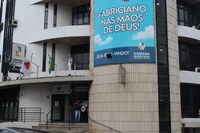 Legislativo e instituição de ensino superior assinam termo de compromisso para absorver estagiários na CMCF
